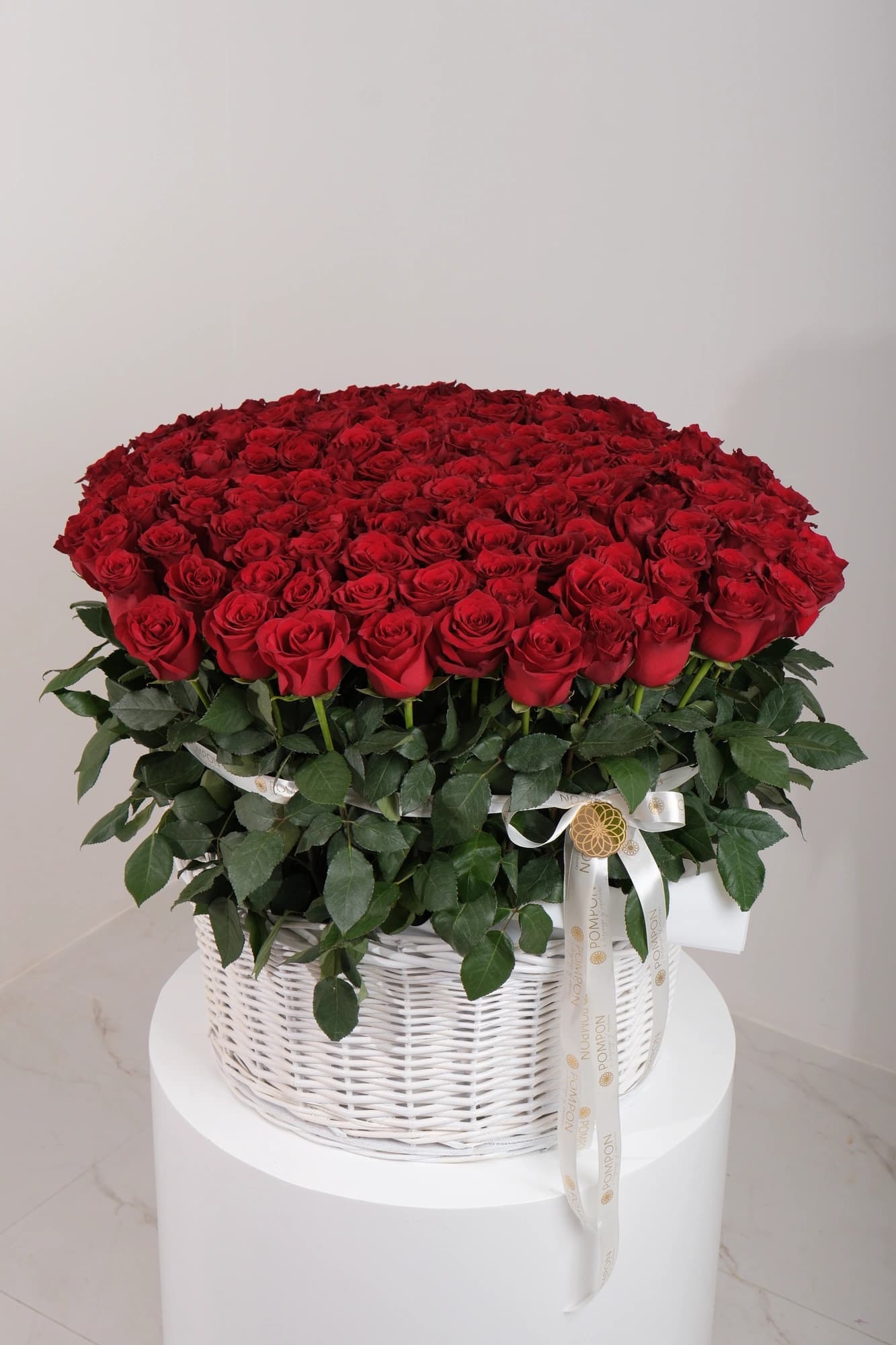 Mono Rose Basket